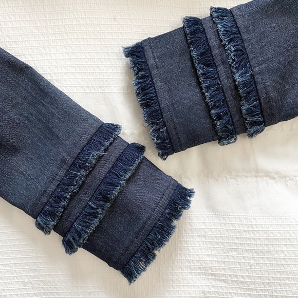 ELIZABETH AND JAMES DARK WASH DENIM FRINGE COLLARLESS JACKET - XS - Picture 7 of 9